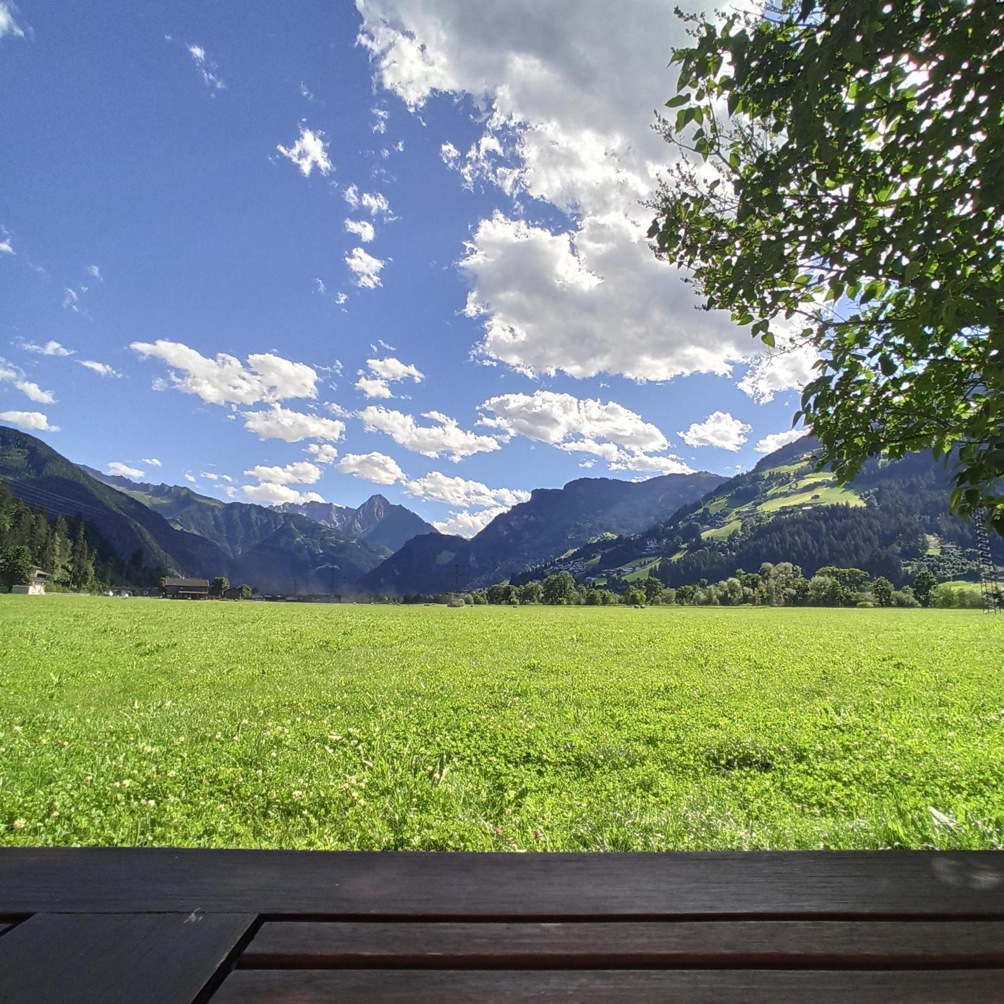 Ferienwohnung Zillertaler Alpenblick Цель-ам-Циллер Экстерьер фото